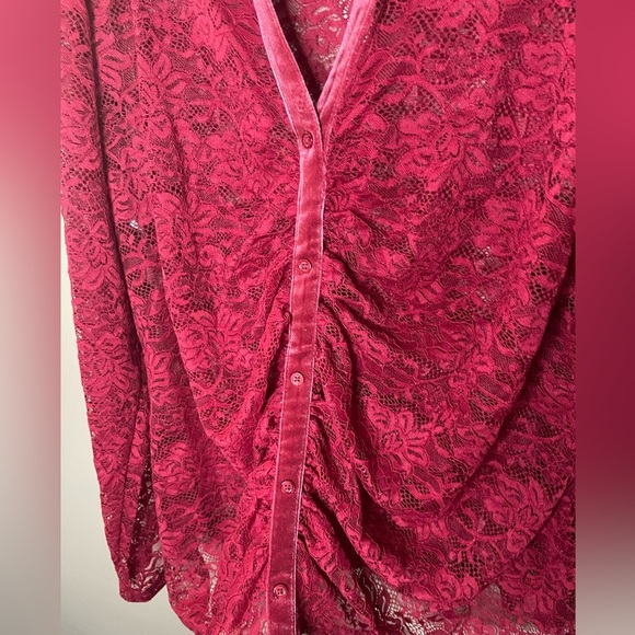 Lane Bryant Fitted Button-Front Ruched Sheer Lace Shirt Size 22 - Picture 7 of 9